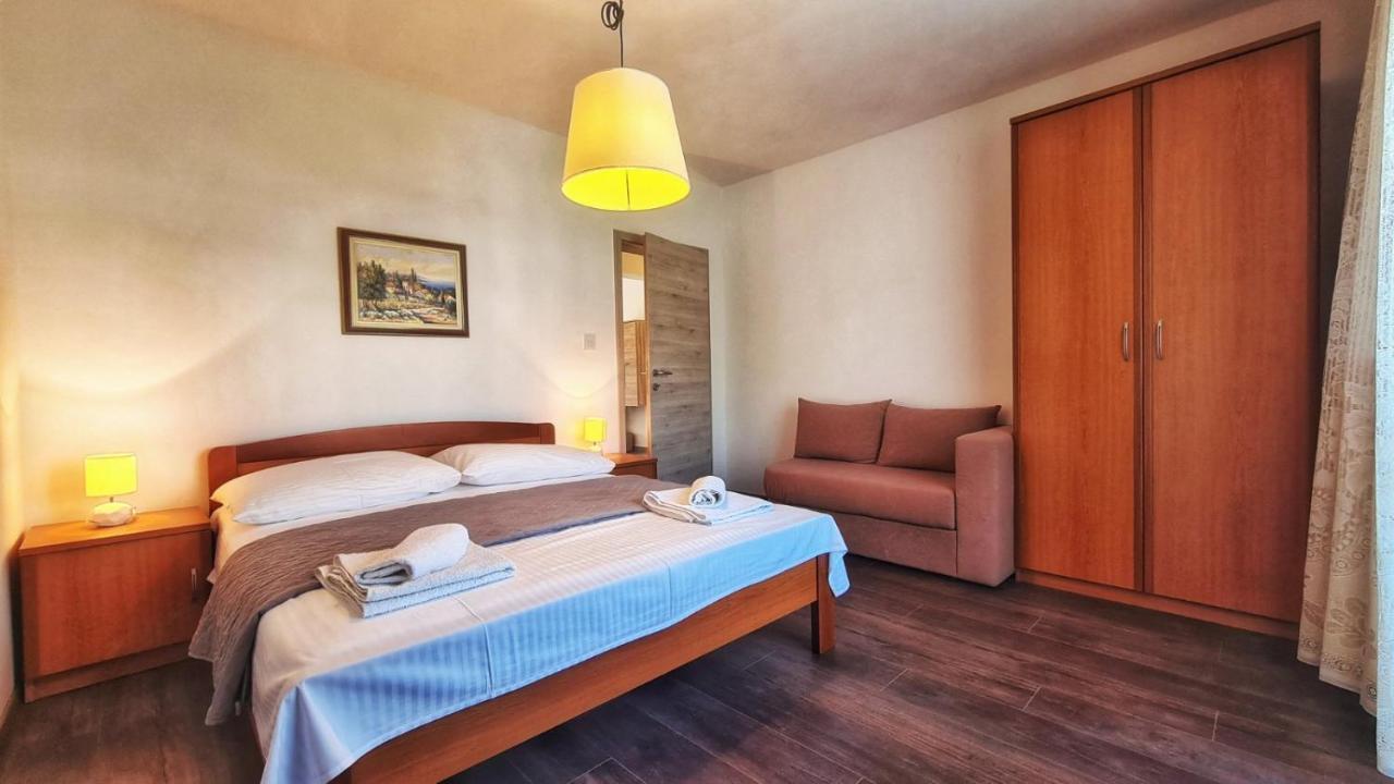 Apartments Ribaric Palit Екстериор снимка